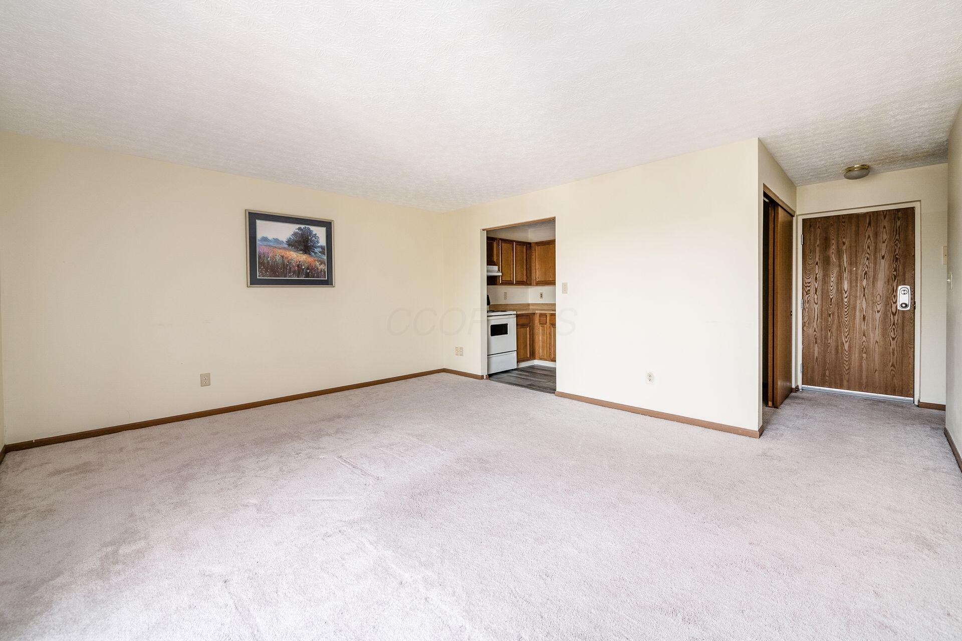 5885 Beechcroft Road, Unit 311 Columbus, OH 43229 - Photo 9 of 34 009_ Rd Columbus OH 43229 USA