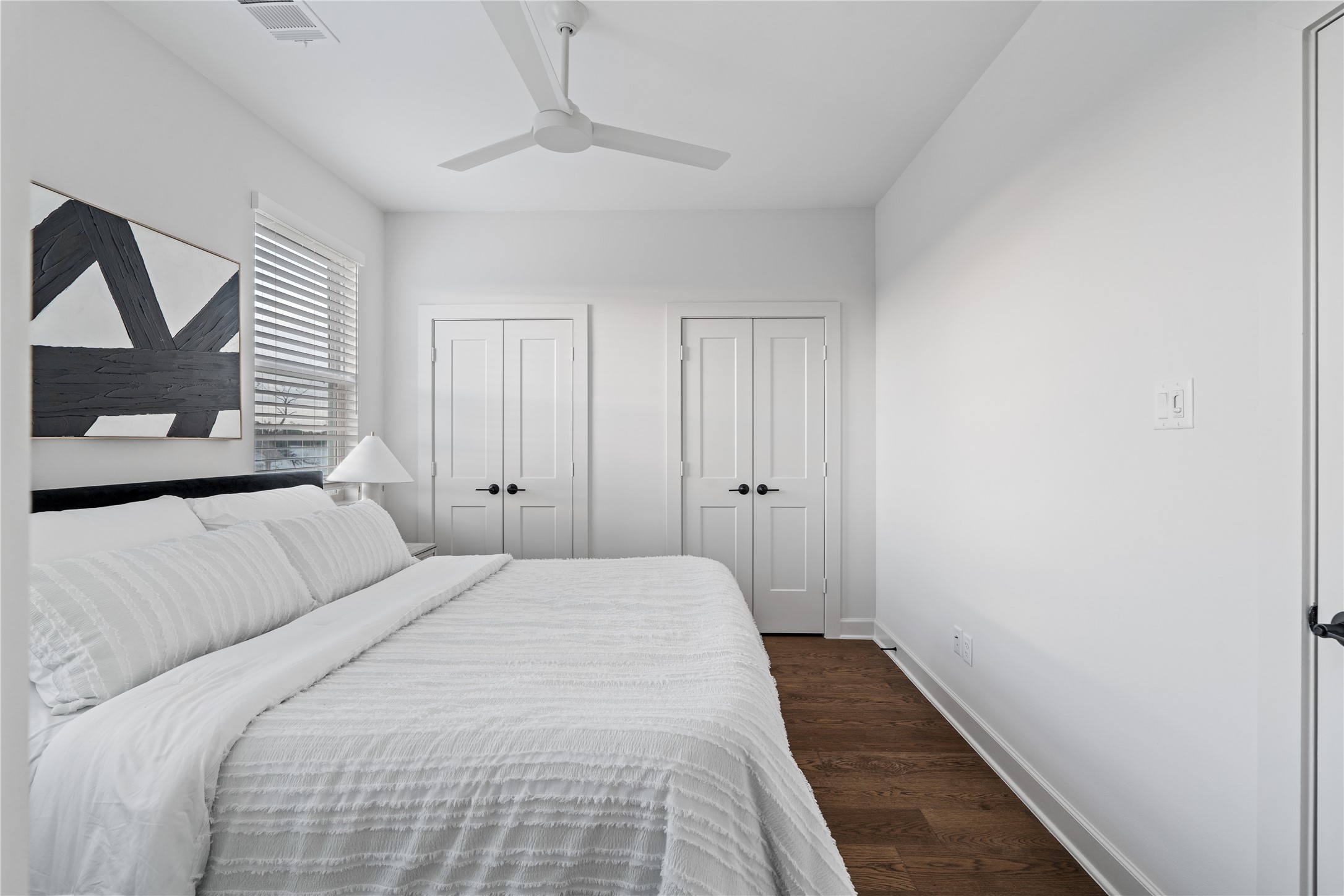 4708 Moving Meadows Houston, TX 77018 - Photo 33 of 40 Another angle that showcases the full length of the room, giving you a better sense of how easily it can adapt to different furniture setups, from a guest room layout to a more personalized arrangement.