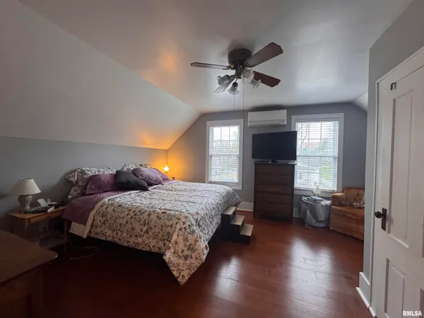 $114,500 | 216 South College Street, Macomb, IL 61455