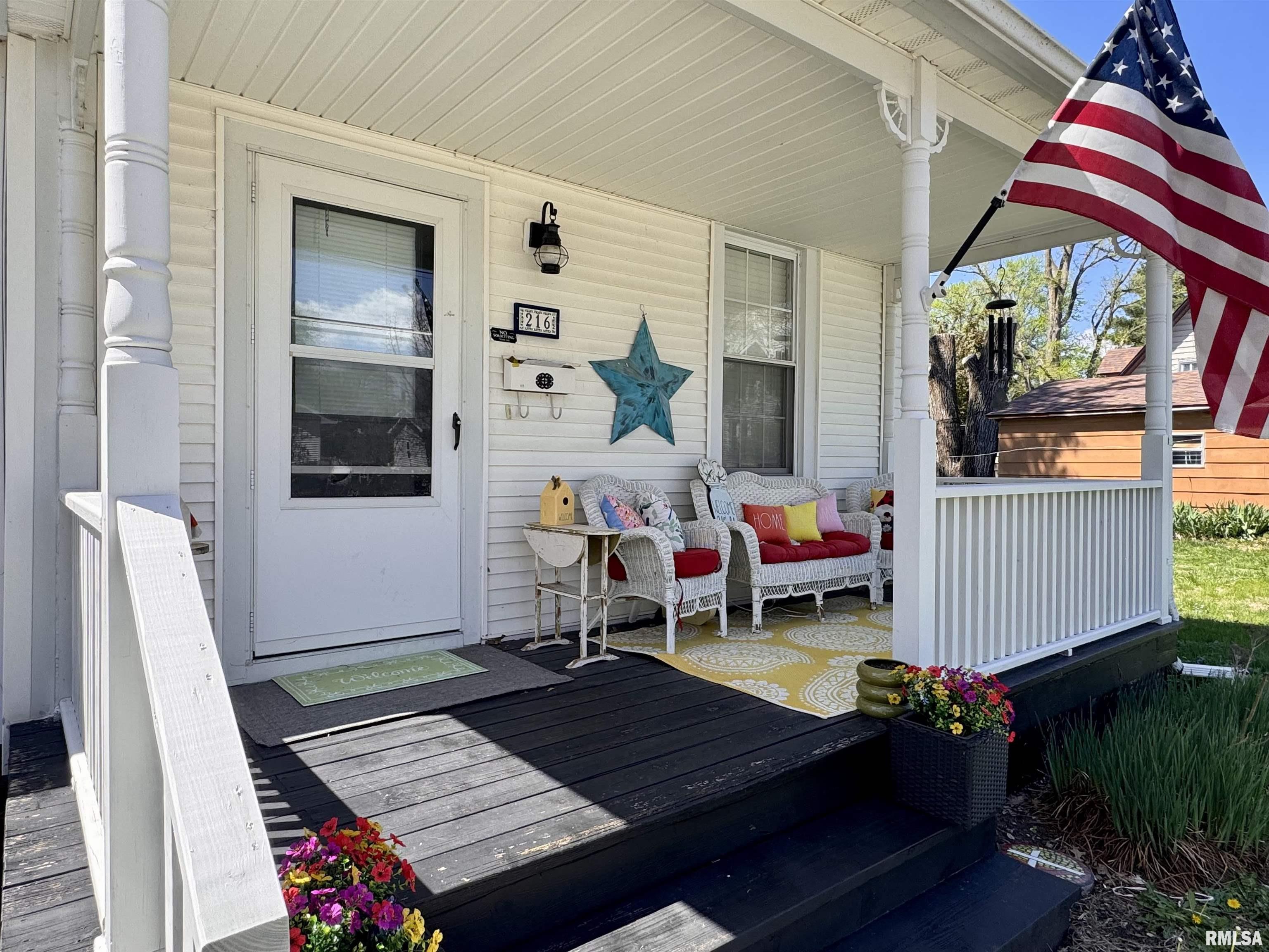 216 South College Street Macomb, IL 61455 - Photo 2 of 23