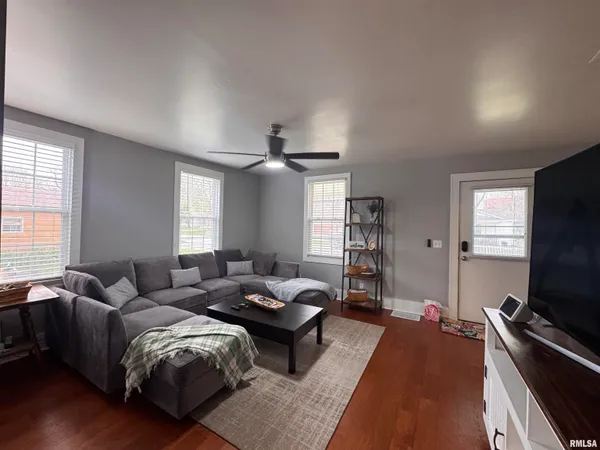 $114,500 | 216 South College Street, Macomb, IL 61455