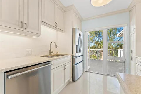 $829,000 | 1203 Hillsboro Mile, Unit P3, Hillsboro Beach, FL 33062