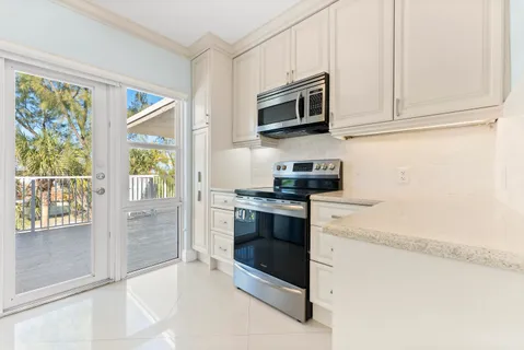 $829,000 | 1203 Hillsboro Mile, Unit P3, Hillsboro Beach, FL 33062