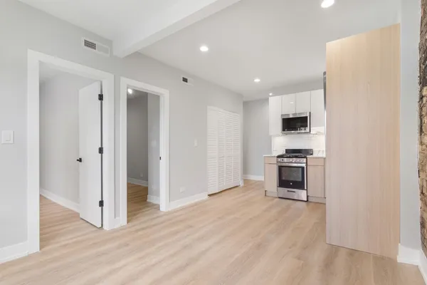 $1,749 | 1554 West Juneway Terrace, Unit 3R, Chicago, IL 60626