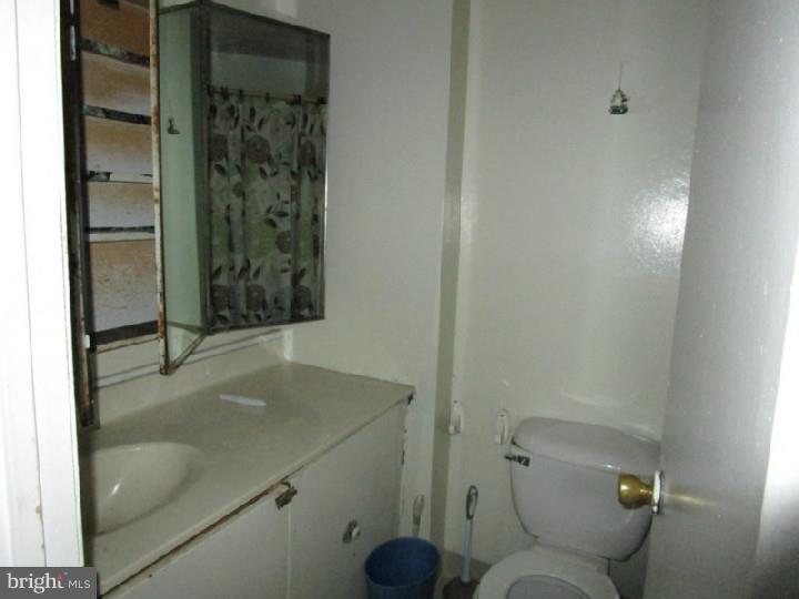 9433 Woodbridge Road Philadelphia, PA 19114 - Photo 11 of 25