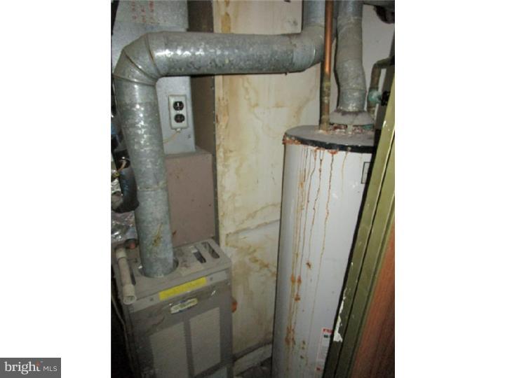 9433 Woodbridge Road Philadelphia, PA 19114 - Photo 13 of 25