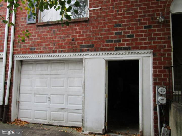 9433 Woodbridge Road Philadelphia, PA 19114 - Photo 3 of 25