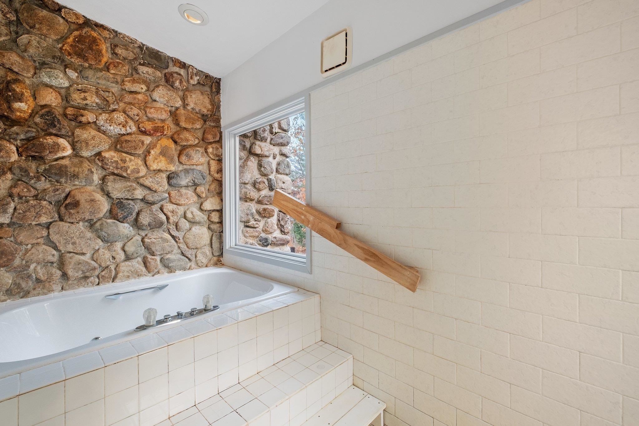 49 Neal Hill Road Tuftonboro, NH 03816 - Photo 15 of 38