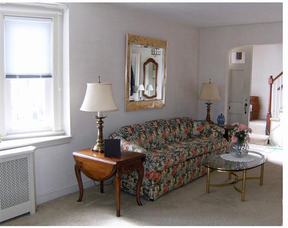 94 Woodside Road Medford, MA 02155 - Photo 4 of 21 Gallery Image 4