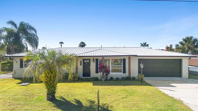 a front view of house with yard