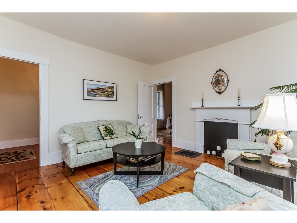 115 Concord Stage Road Weare, NH 03281 - Photo 5 of 36
