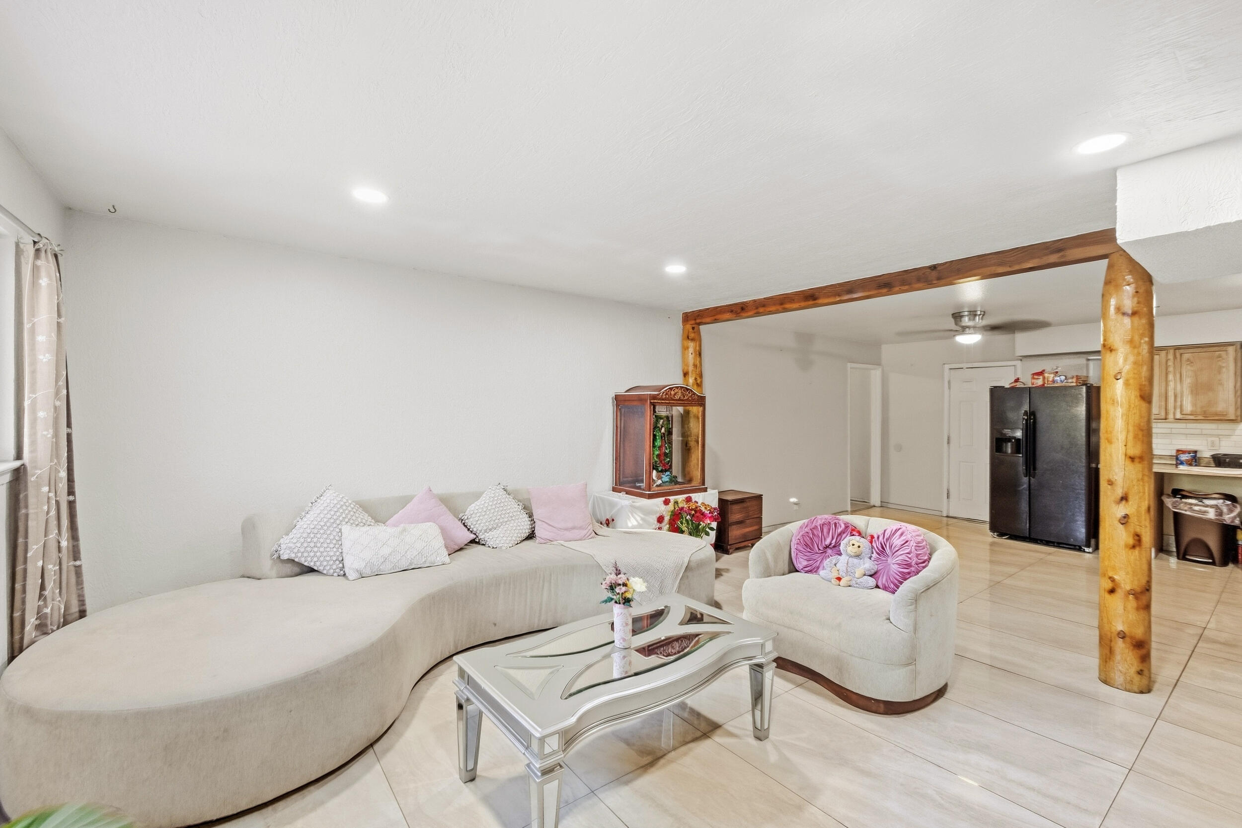 4633 Spring Valley Circle Southwest Albuquerque, NM 87105 - Photo 7 of 36 Gallery Image 7