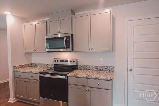 $2,500 | 411 Coconut Drive, Bloomingdale, GA 31302