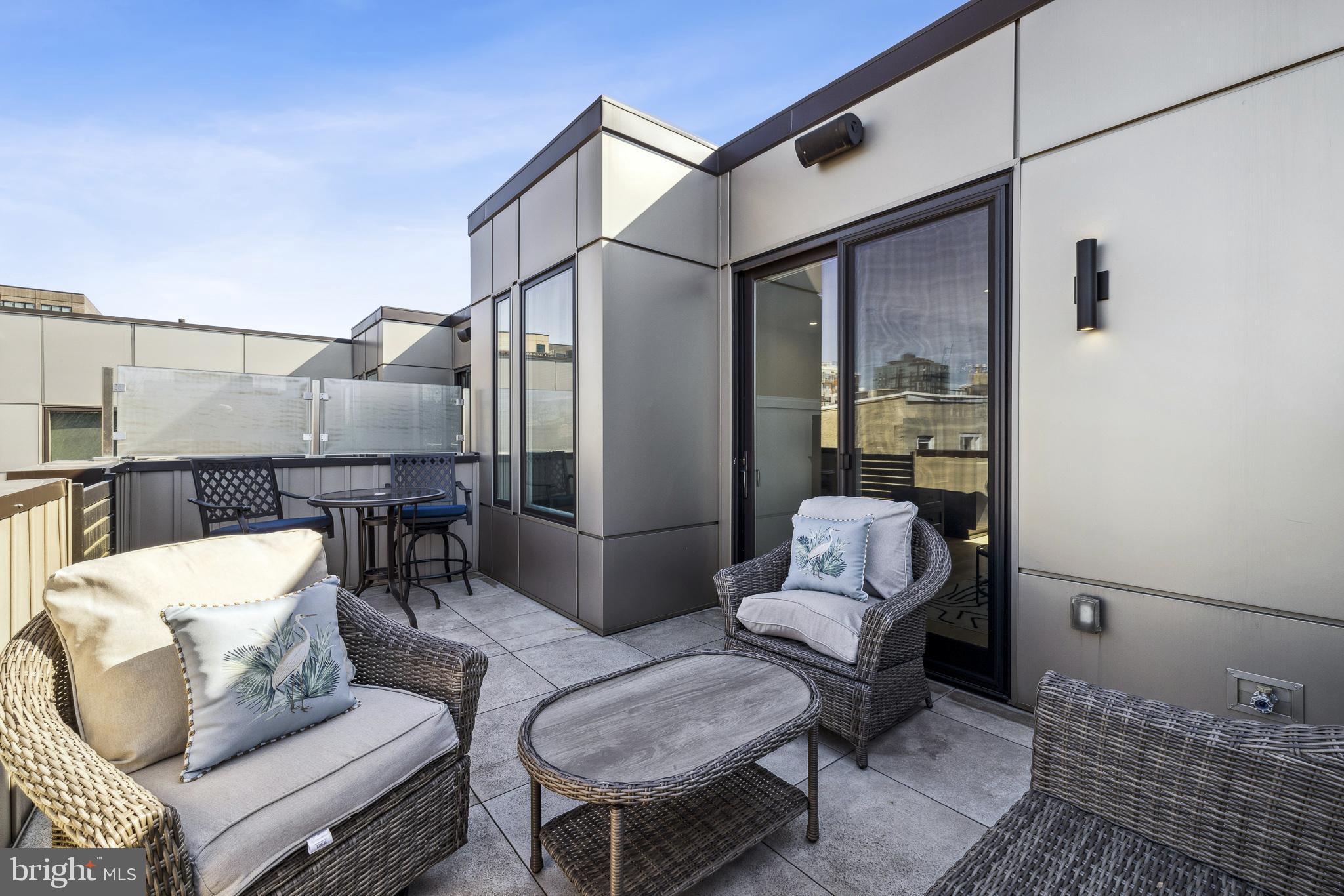 48 North 3rd Street, Unit 3 Philadelphia, PA 19106 - Photo 2 of 36 a living room with furniture