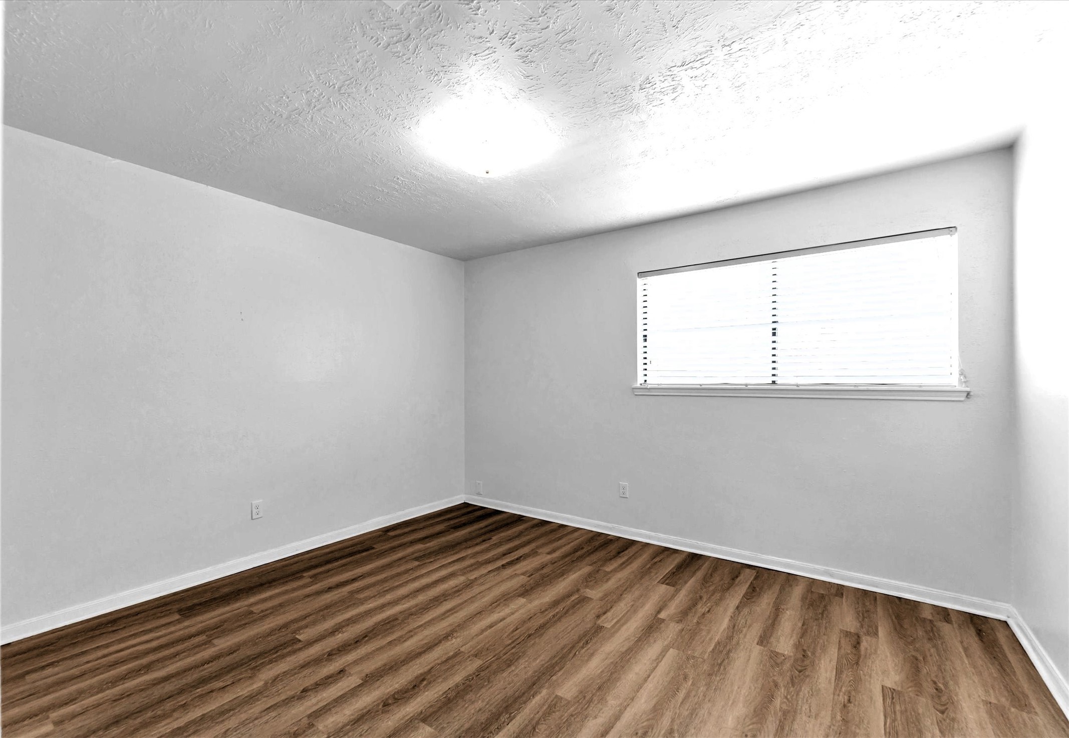 1101 Wilson Drive Rosenberg, TX 77471 - Photo 31 of 38 2ND BDROOM VIEW OF WINDOW & 2" BLINDS!