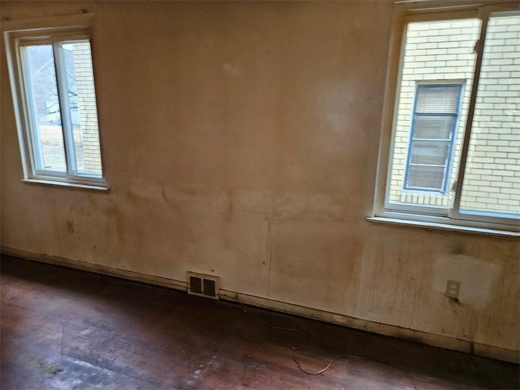 1808 Ridge Avenue Coraopolis, PA 15108 - Photo 13 of 24