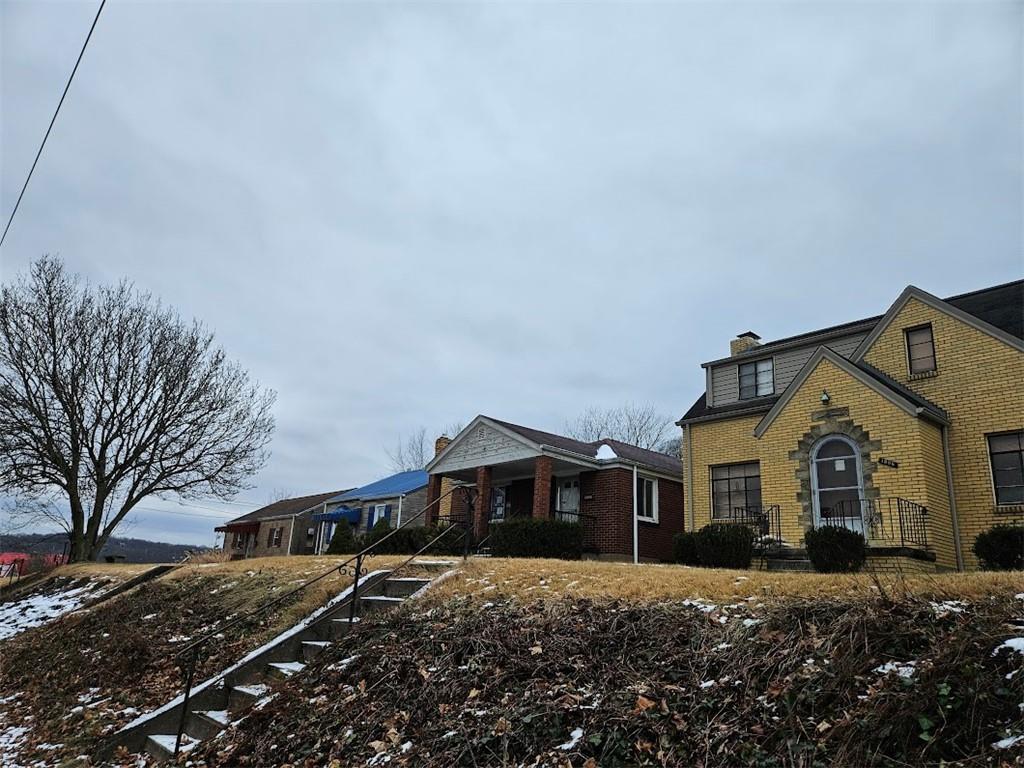 1808 Ridge Avenue Coraopolis, PA 15108 - Photo 2 of 24