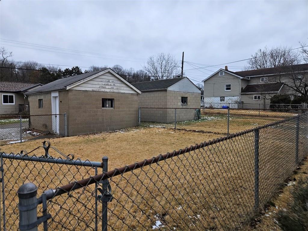 1808 Ridge Avenue Coraopolis, PA 15108 - Photo 6 of 24