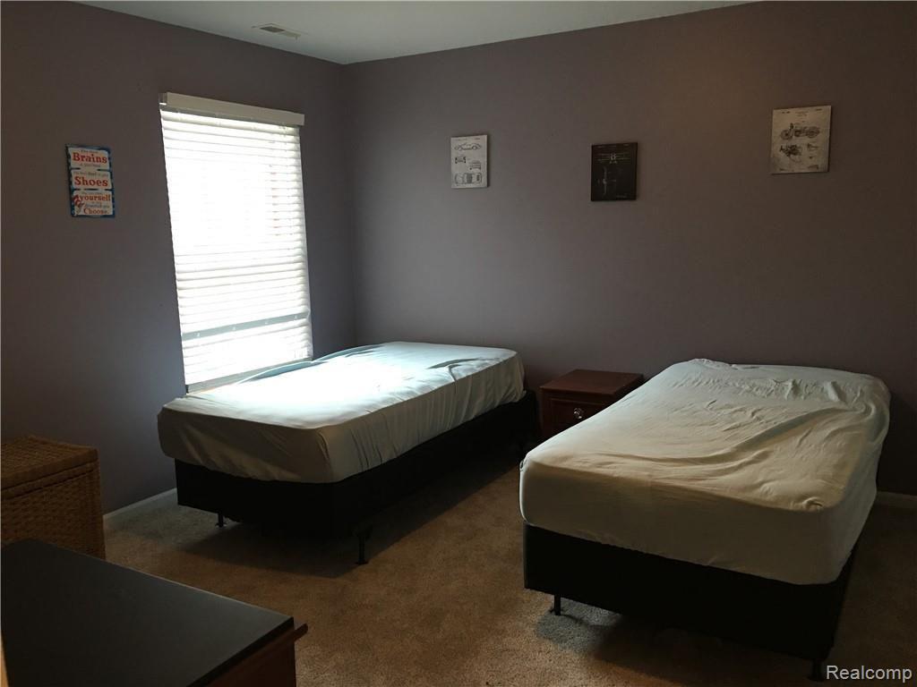 20612 Dunham Road, Unit 4 Clinton Township, MI 48038 - Photo 19 of 41