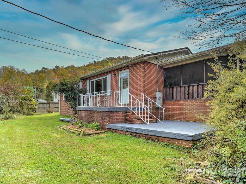 51 Jaffe Road Rosman, NC 28772 - Photo 4 of 40 Gallery Image 4