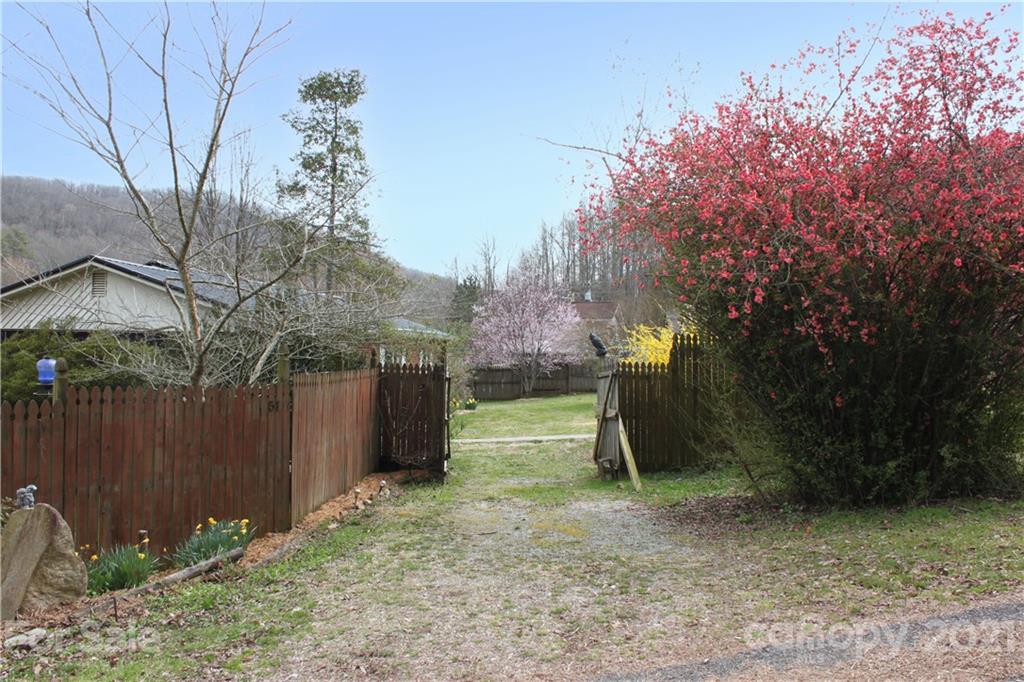 51 Jaffe Road Rosman, NC 28772 - Photo 34 of 40 Gallery Image 34