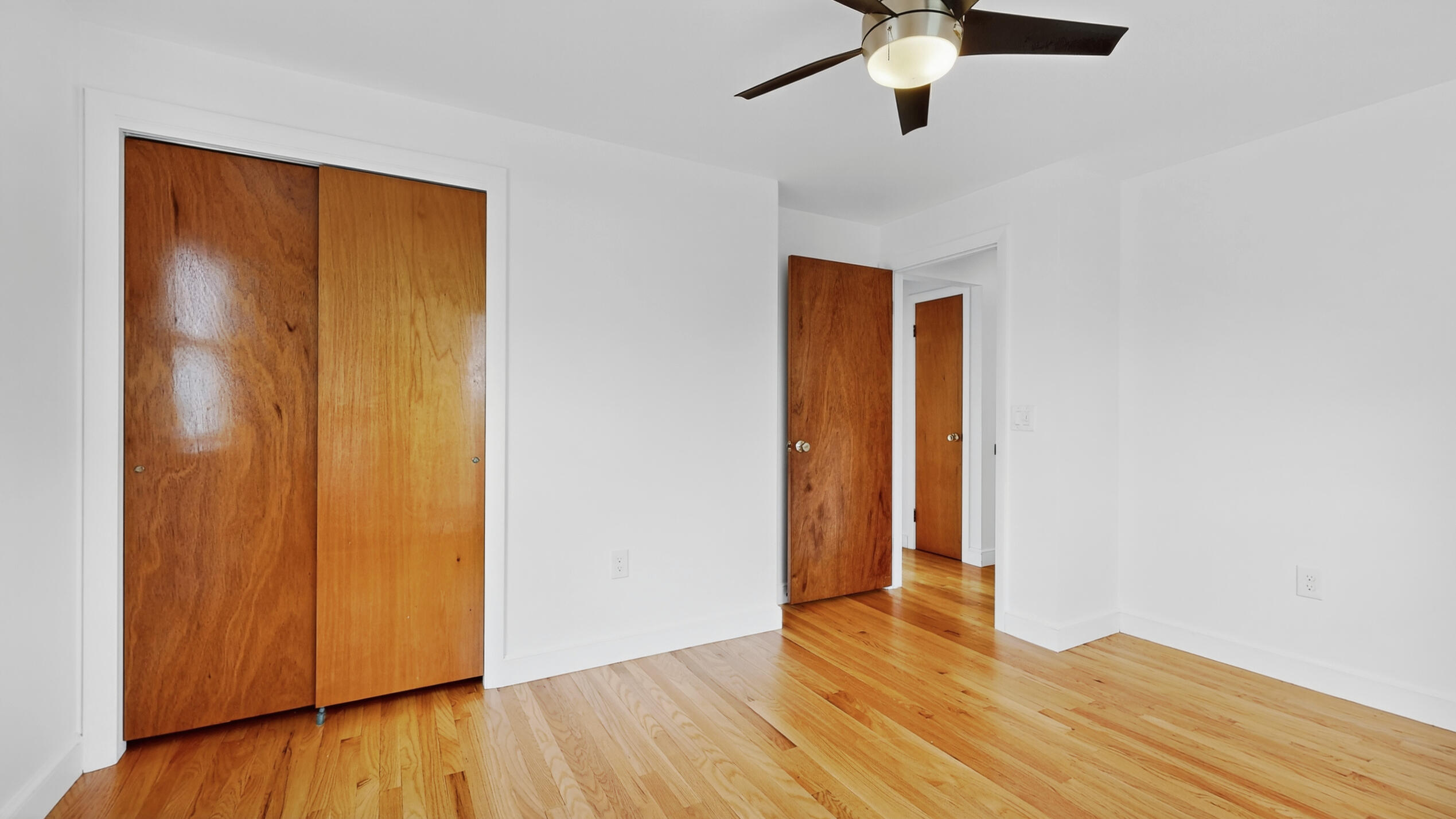 23 Kenneth Road South Portland, ME 04106 - Photo 11 of 45 23-Kenneth-Rd-South-Portland-10272025_16