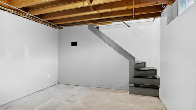 $479,900 | 23 Kenneth Road, South Portland, ME 04106