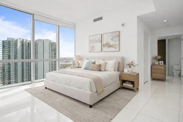 $9,800 | 851 Northeast 1st Avenue, Unit 4801, Miami, FL 33132