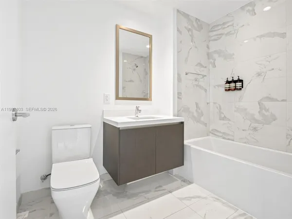 $9,800 | 851 Northeast 1st Avenue, Unit 4801, Miami, FL 33132