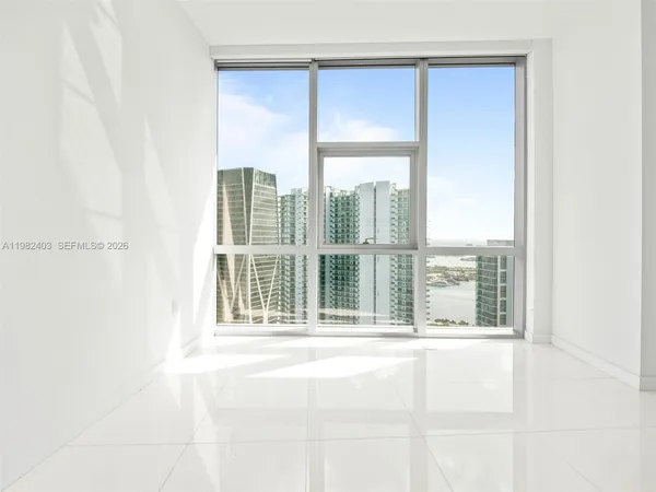 $9,800 | 851 Northeast 1st Avenue, Unit 4801, Miami, FL 33132