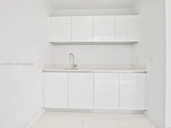 $9,800 | 851 Northeast 1st Avenue, Unit 4801, Miami, FL 33132