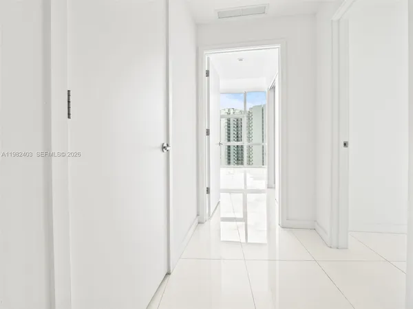 $9,800 | 851 Northeast 1st Avenue, Unit 4801, Miami, FL 33132