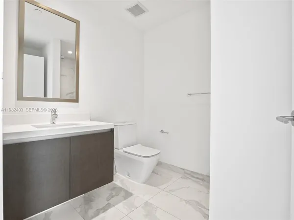 $9,800 | 851 Northeast 1st Avenue, Unit 4801, Miami, FL 33132