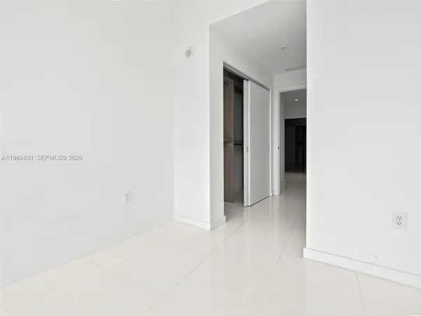 $9,800 | 851 Northeast 1st Avenue, Unit 4801, Miami, FL 33132