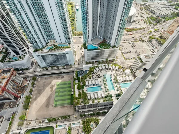 $9,800 | 851 Northeast 1st Avenue, Unit 4801, Miami, FL 33132