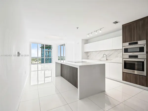 $9,800 | 851 Northeast 1st Avenue, Unit 4801, Miami, FL 33132