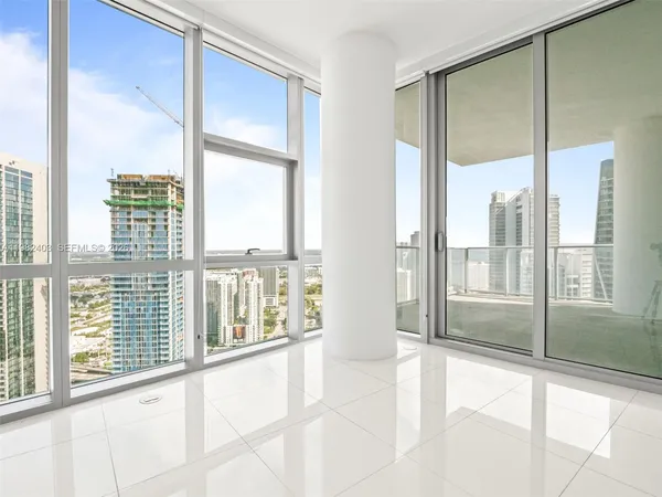$9,800 | 851 Northeast 1st Avenue, Unit 4801, Miami, FL 33132