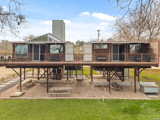 a view of entryway and hall