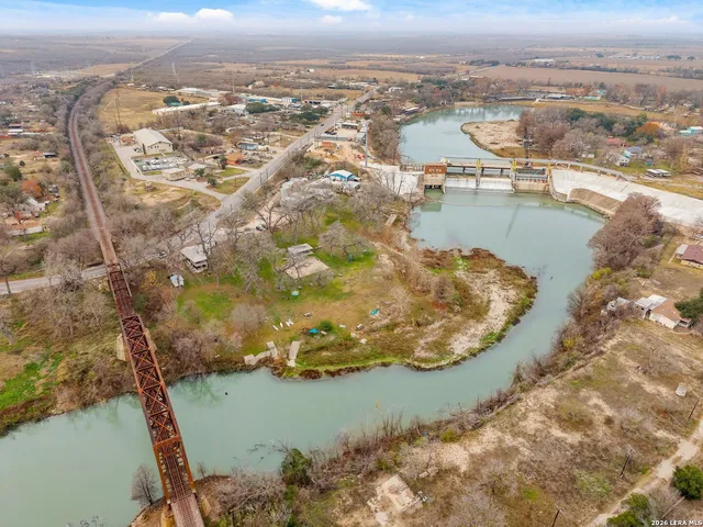 $1,500,000 | 9035 Farm To Market Road 725, McQueeney, TX 78123