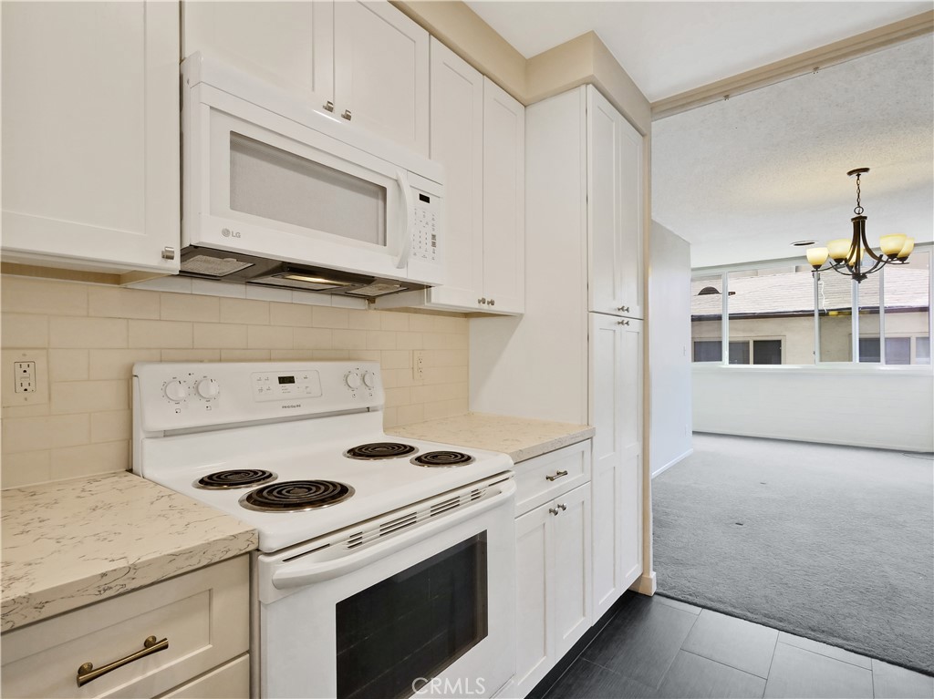 540 Kelton Avenue, Unit 204 Los Angeles, CA 90024 - Photo 9 of 15