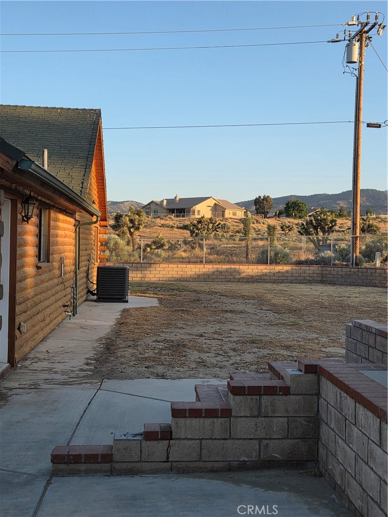 5480 Sunnyslope Road Phelan, CA 92371 - Photo 47 of 47 a view of ocean from a balcony