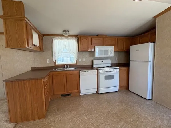 $170,000 | 300 East Washington Street, Unit 10E, North Attleboro, MA 02760
