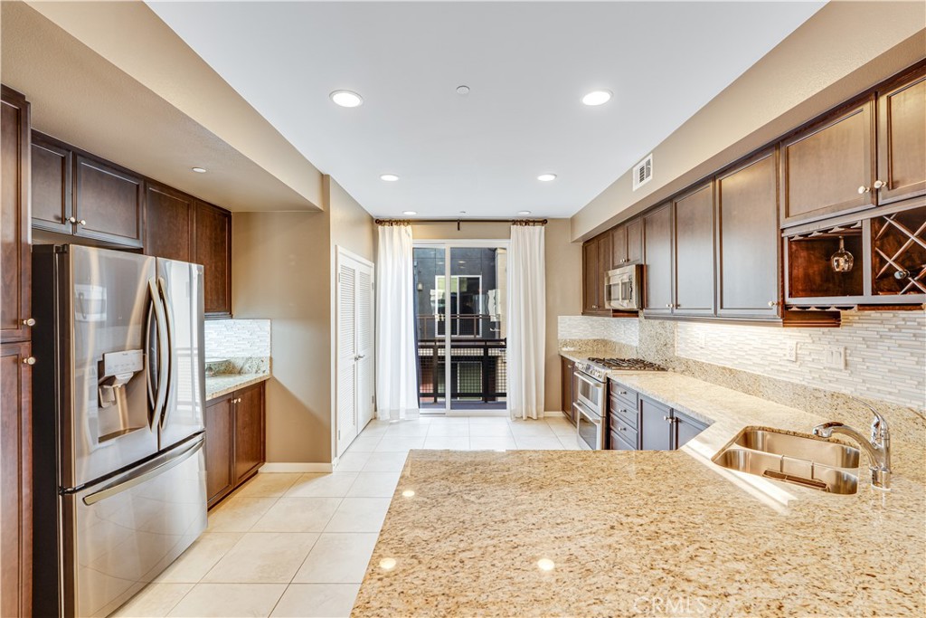 507 Rockefeller Irvine, CA 92612 - Photo 3 of 41