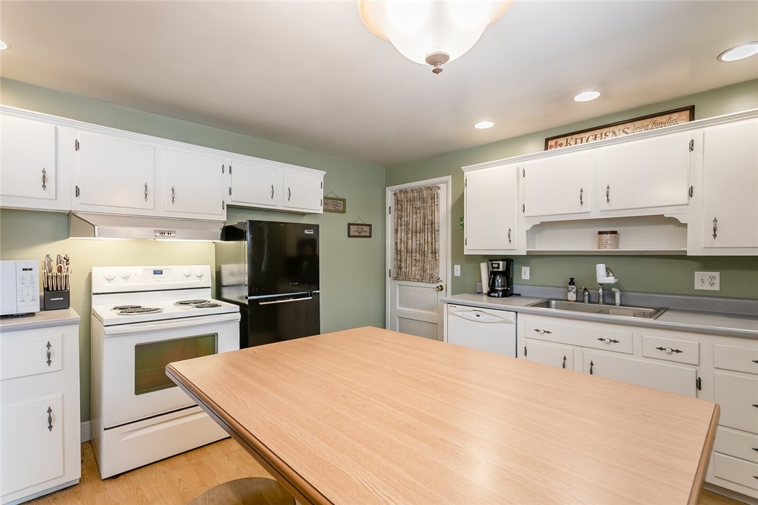 74 Whelehan Drive Greece, NY 14616 - Photo 11 of 32