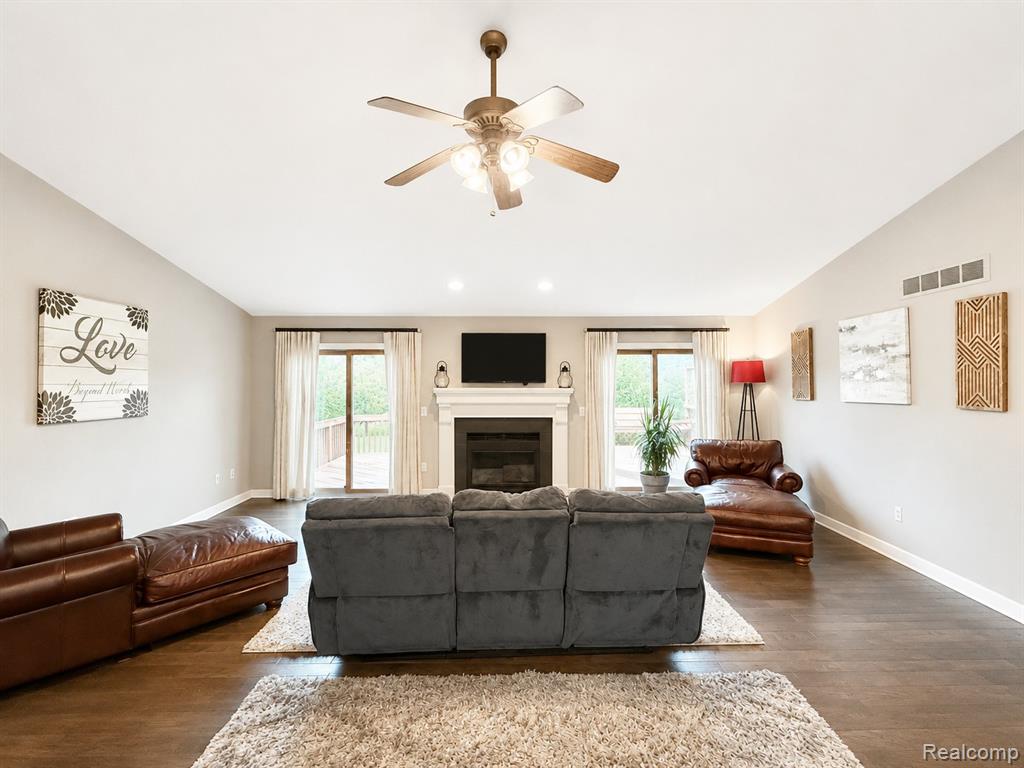 2033 Avonstoke Road Rochester Hills, MI 48307 - Photo 8 of 27
