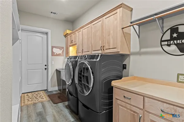 a picture of floor plan