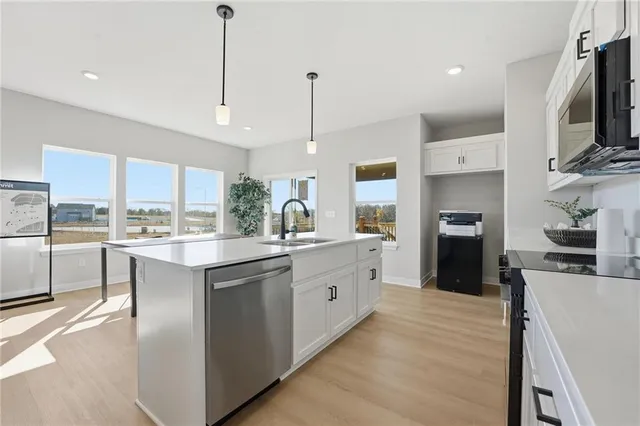 $459,500 | 9030 Southwest 5 Street, Blue Springs, MO 64064