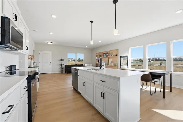 $459,500 | 9030 Southwest 5 Street, Blue Springs, MO 64064