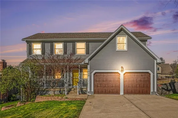 $450,000 | 1012 Northeast Barnes Drive, Lee's Summit, MO 64086