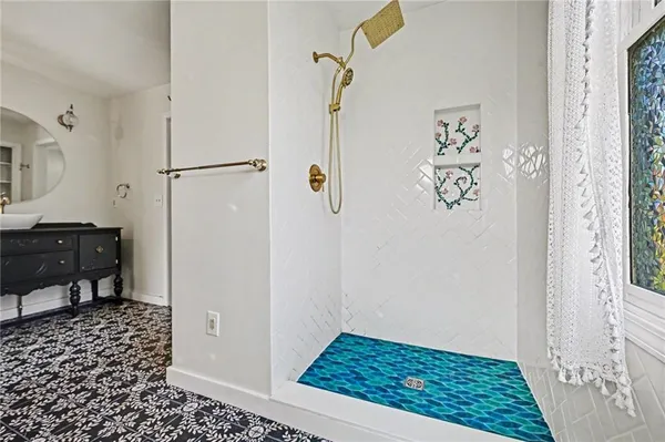 $450,000 | 1012 Northeast Barnes Drive, Lee's Summit, MO 64086